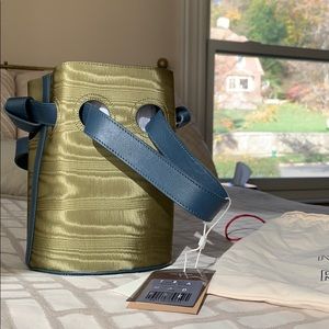 BRAND NEW w/ tags Trademark leather bucket bag